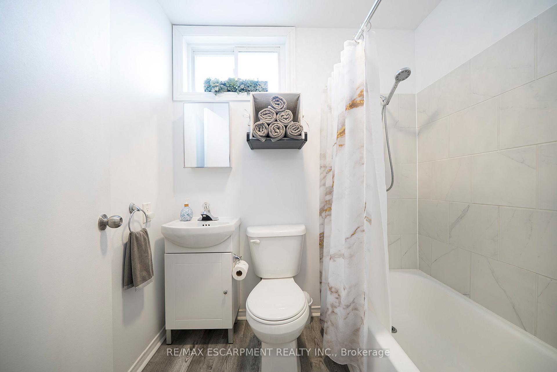 Photo 17 of 171 Drummond Street, Brantford, Victoria/Arthur — HOMEH