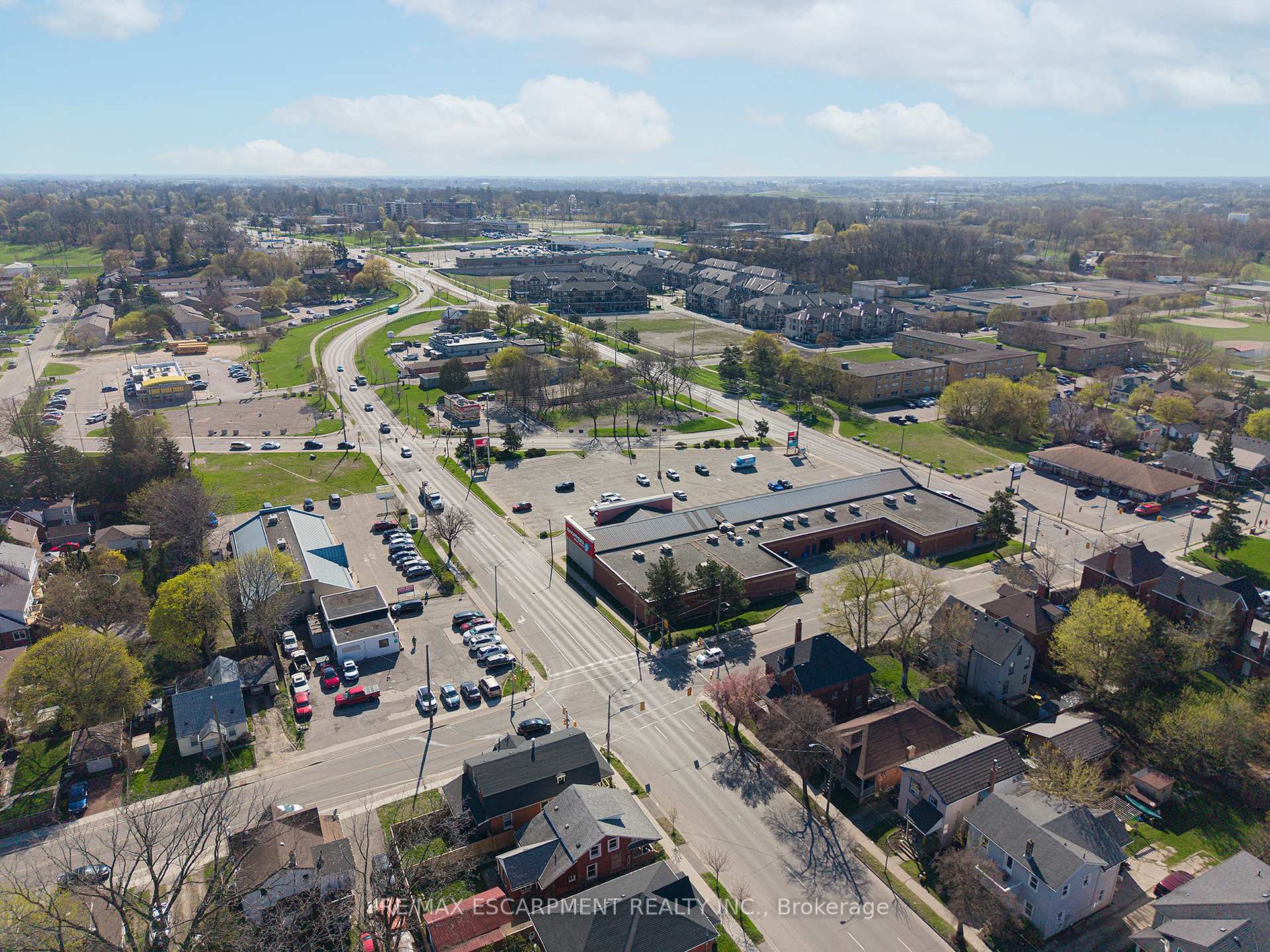Photo 32 of 171 Drummond Street, Brantford, Victoria/Arthur — HOMEH