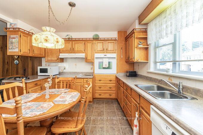 Photo 12 of 21 Denison Avenue, Brampton, Downtown Brampton — HOMEH