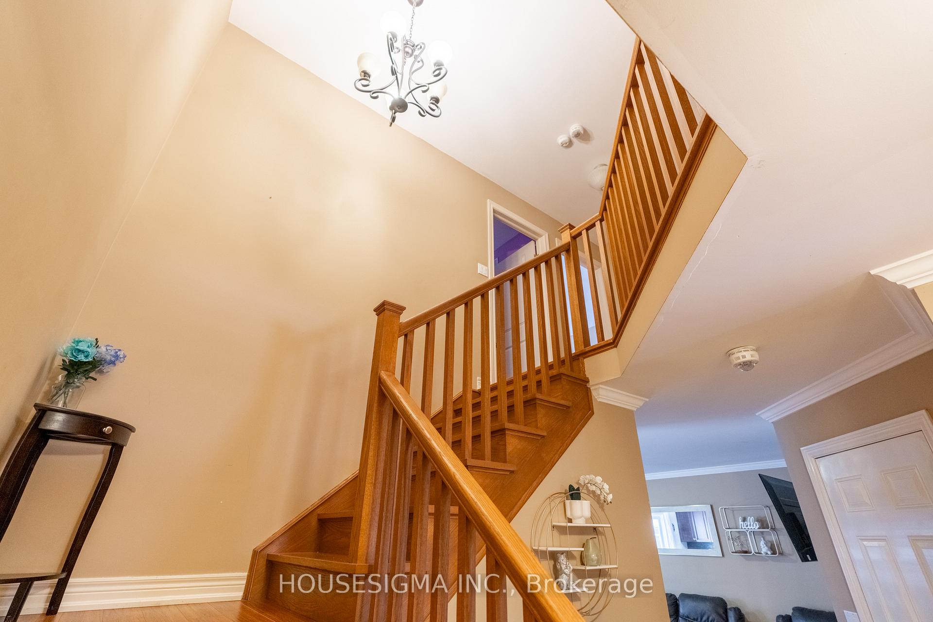 Photo 3 of 48 South Street N, Thorold, Port Robinson — HOMEH