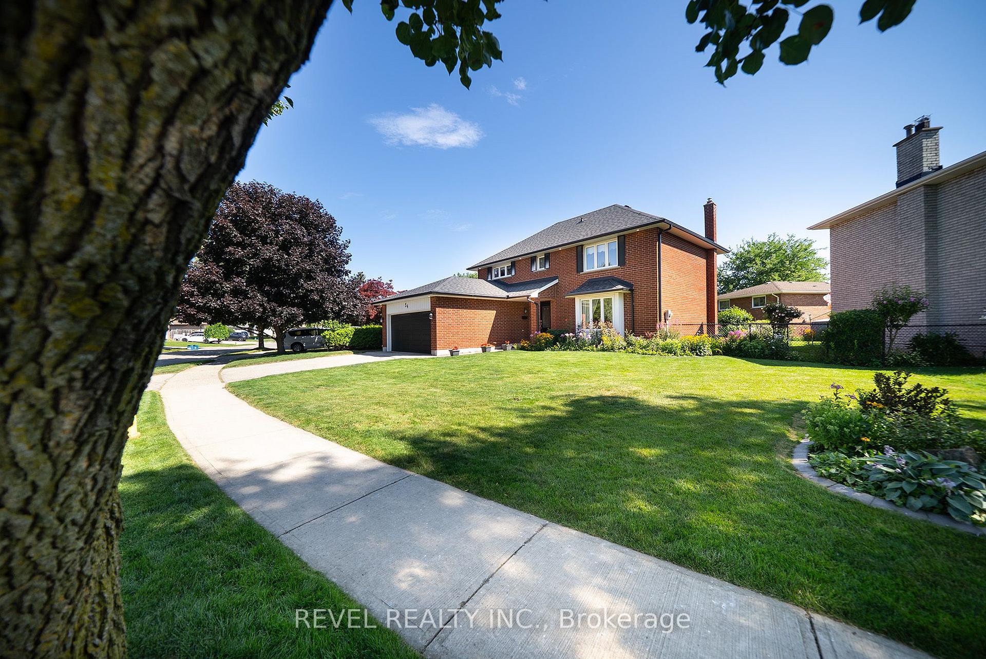 Photo 5 of 54 Dante Crescent, Brantford, Lynden Hills — HOMEH