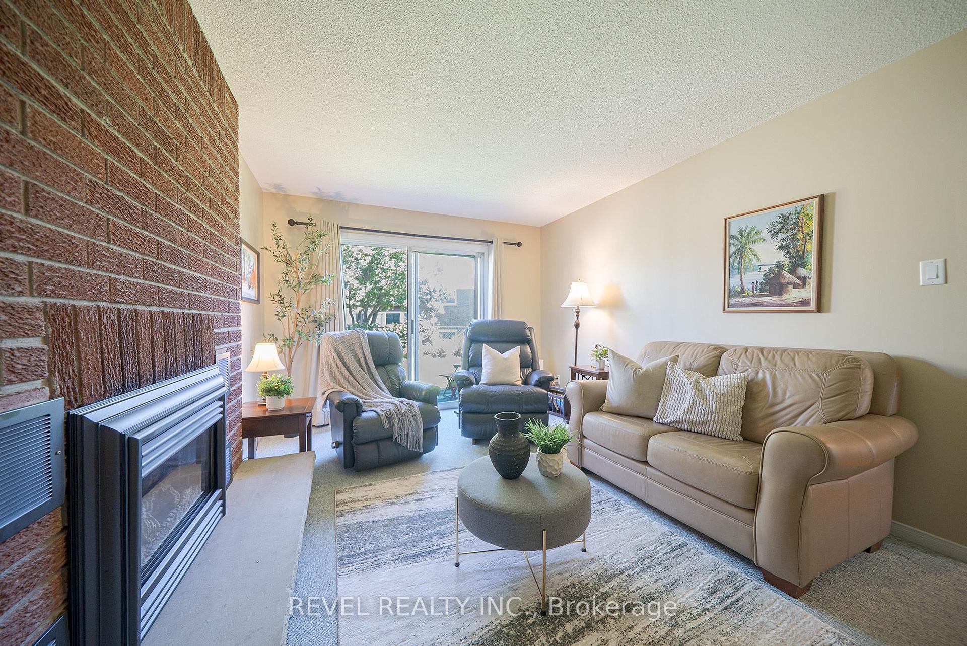Photo 13 of 54 Dante Crescent, Brantford, Lynden Hills — HOMEH