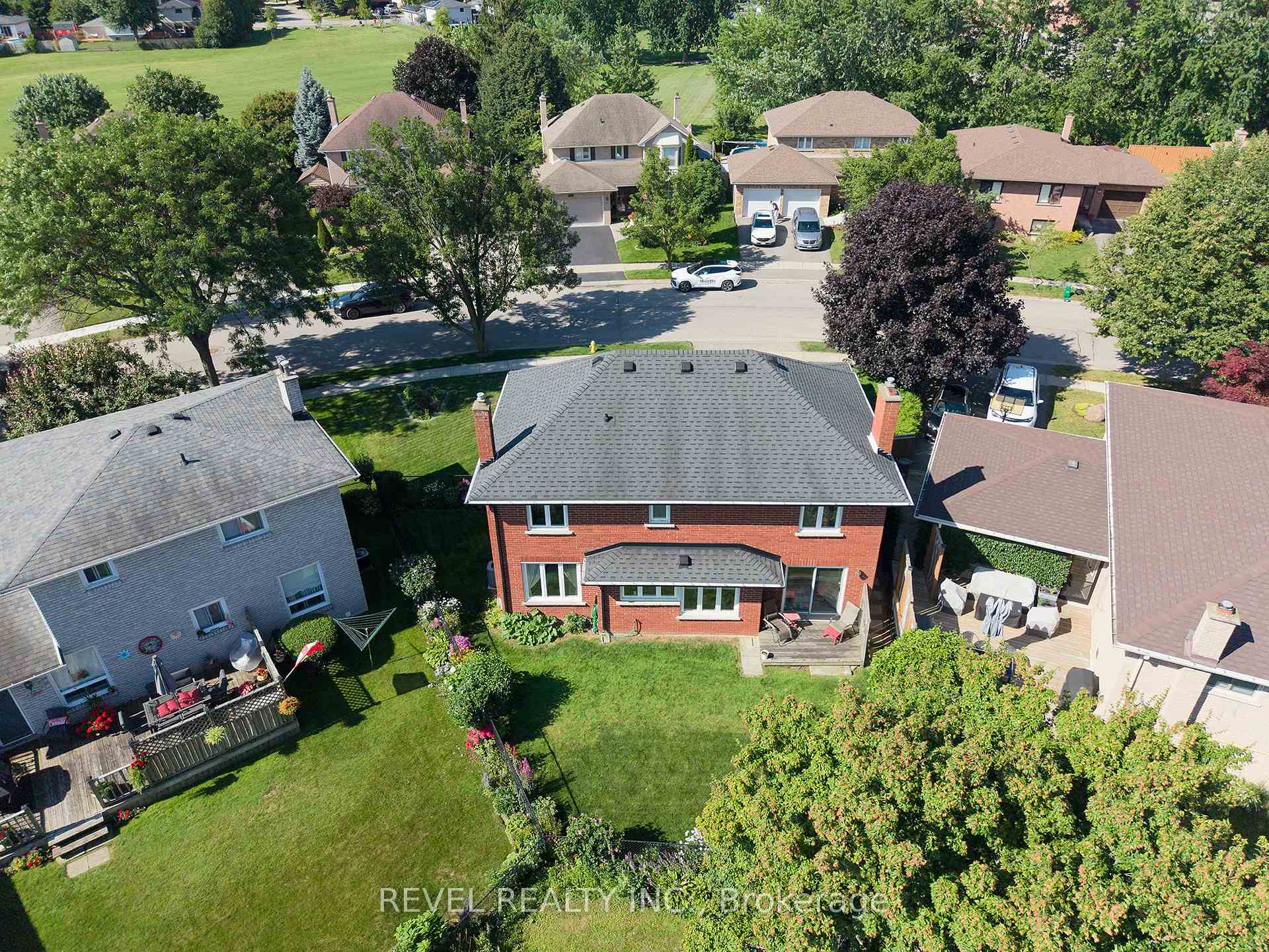 Photo 38 of 54 Dante Crescent, Brantford, Lynden Hills — HOMEH