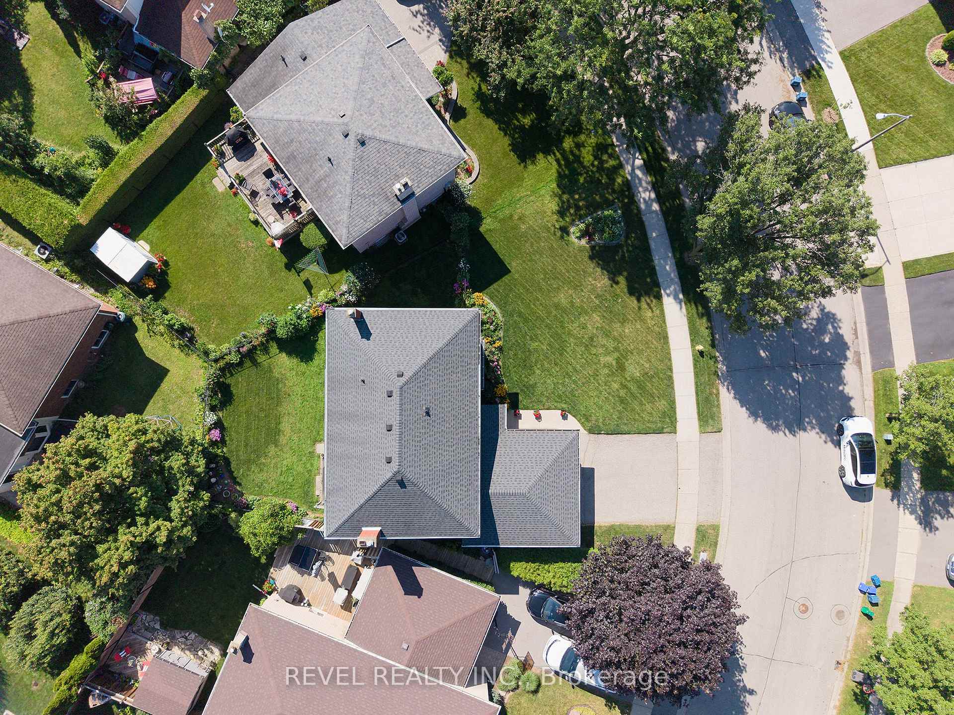 Photo 39 of 54 Dante Crescent, Brantford, Lynden Hills — HOMEH