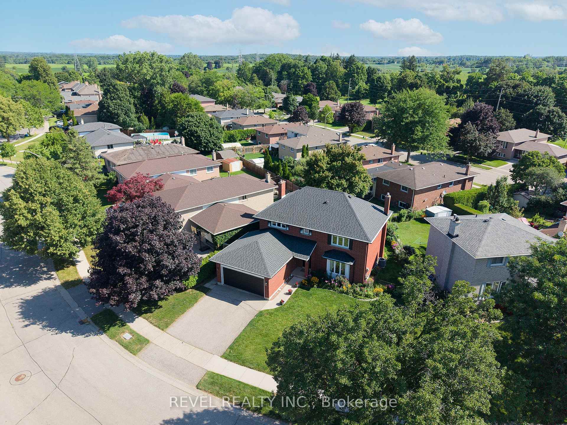 Photo 43 of 54 Dante Crescent, Brantford, Lynden Hills — HOMEH