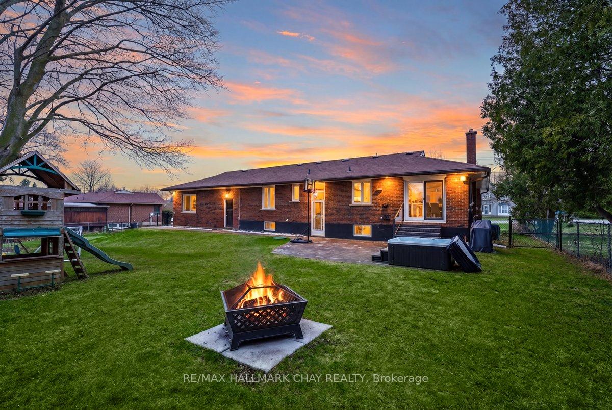 Photo 2 of 1587 Mount Albert Road, East Gwillimbury, Sharon — HOMEH