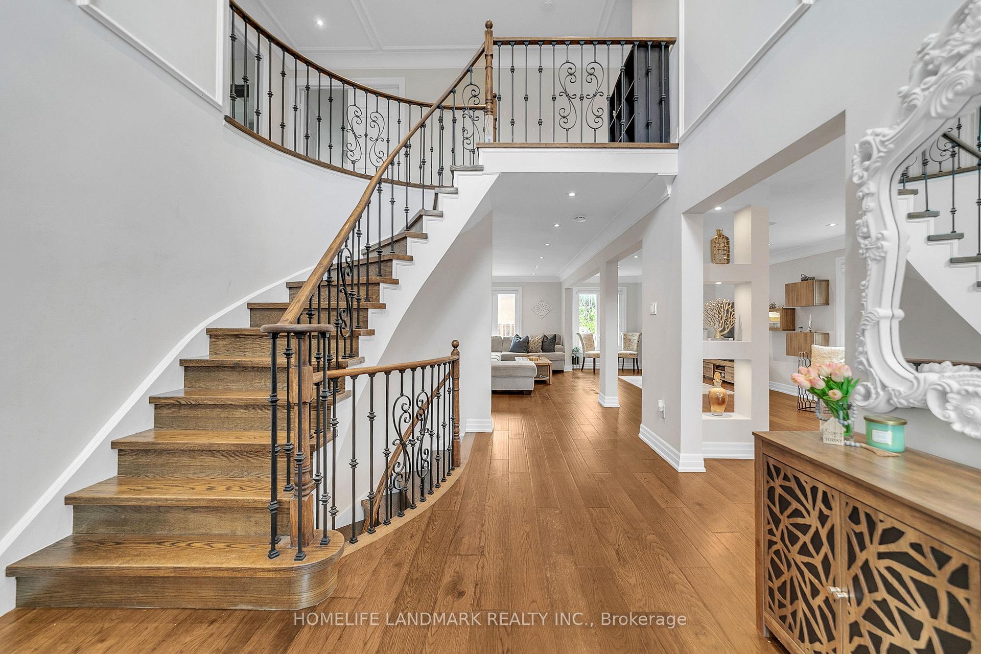 Photo 2 of 36 Coldstream Crescent, Richmond Hill, Devonsleigh — HOMEH