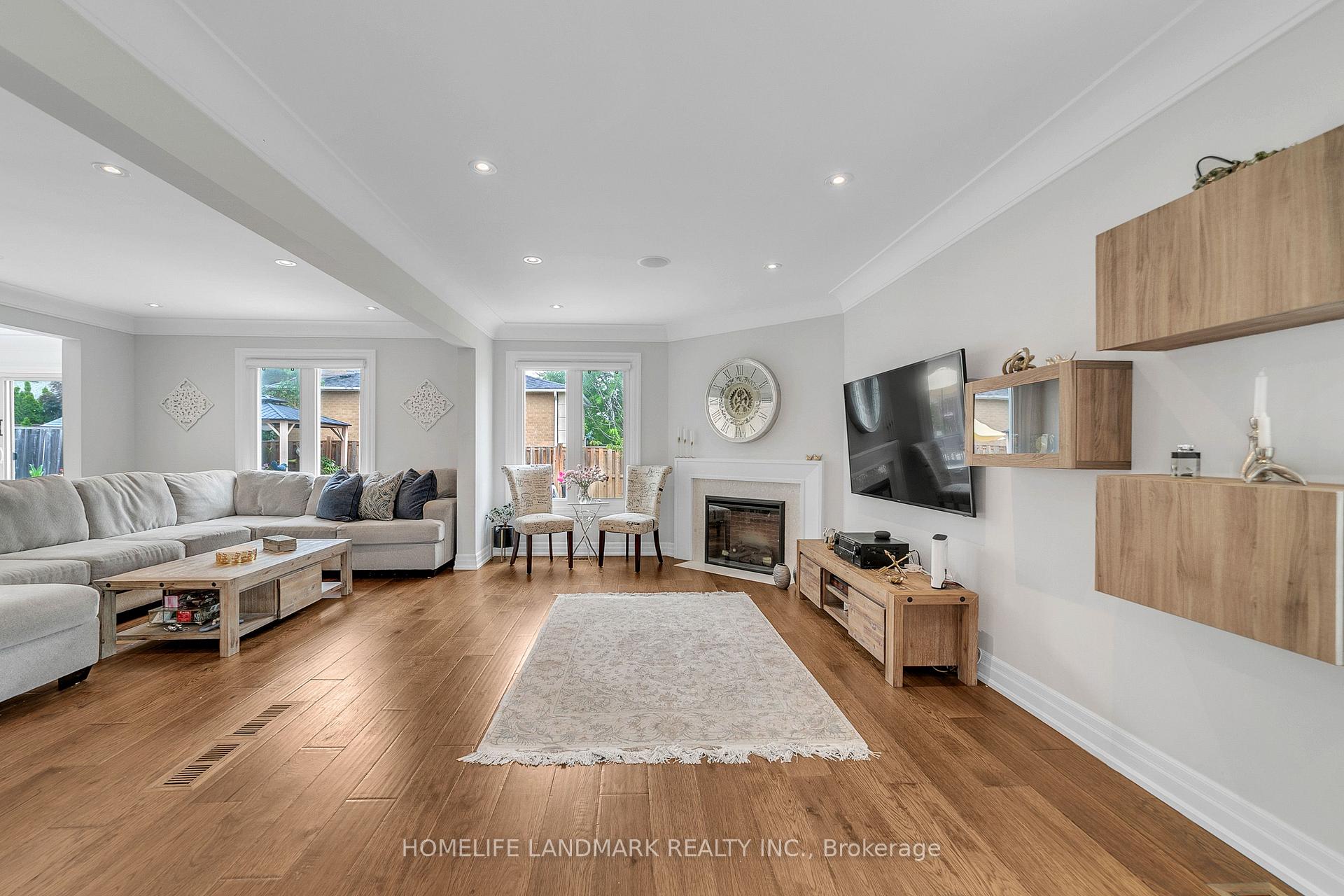 Photo 8 of 36 Coldstream Crescent, Richmond Hill, Devonsleigh — HOMEH