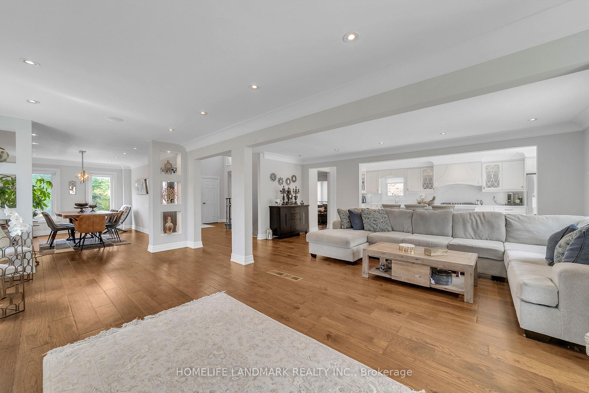 Photo 9 of 36 Coldstream Crescent, Richmond Hill, Devonsleigh — HOMEH