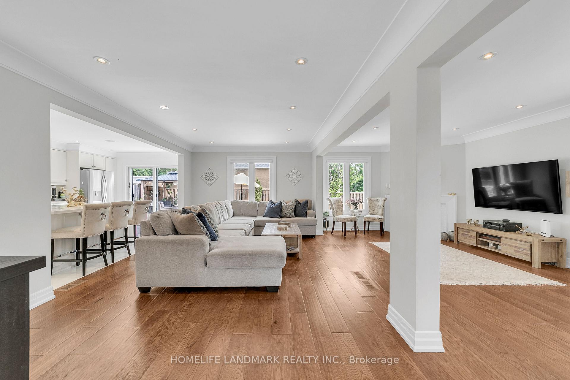 Photo 11 of 36 Coldstream Crescent, Richmond Hill, Devonsleigh — HOMEH