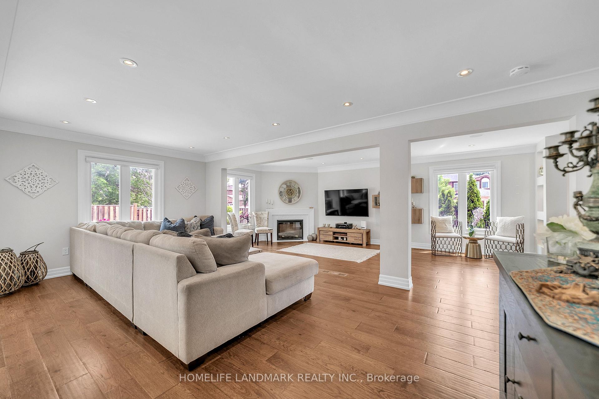 Photo 12 of 36 Coldstream Crescent, Richmond Hill, Devonsleigh — HOMEH