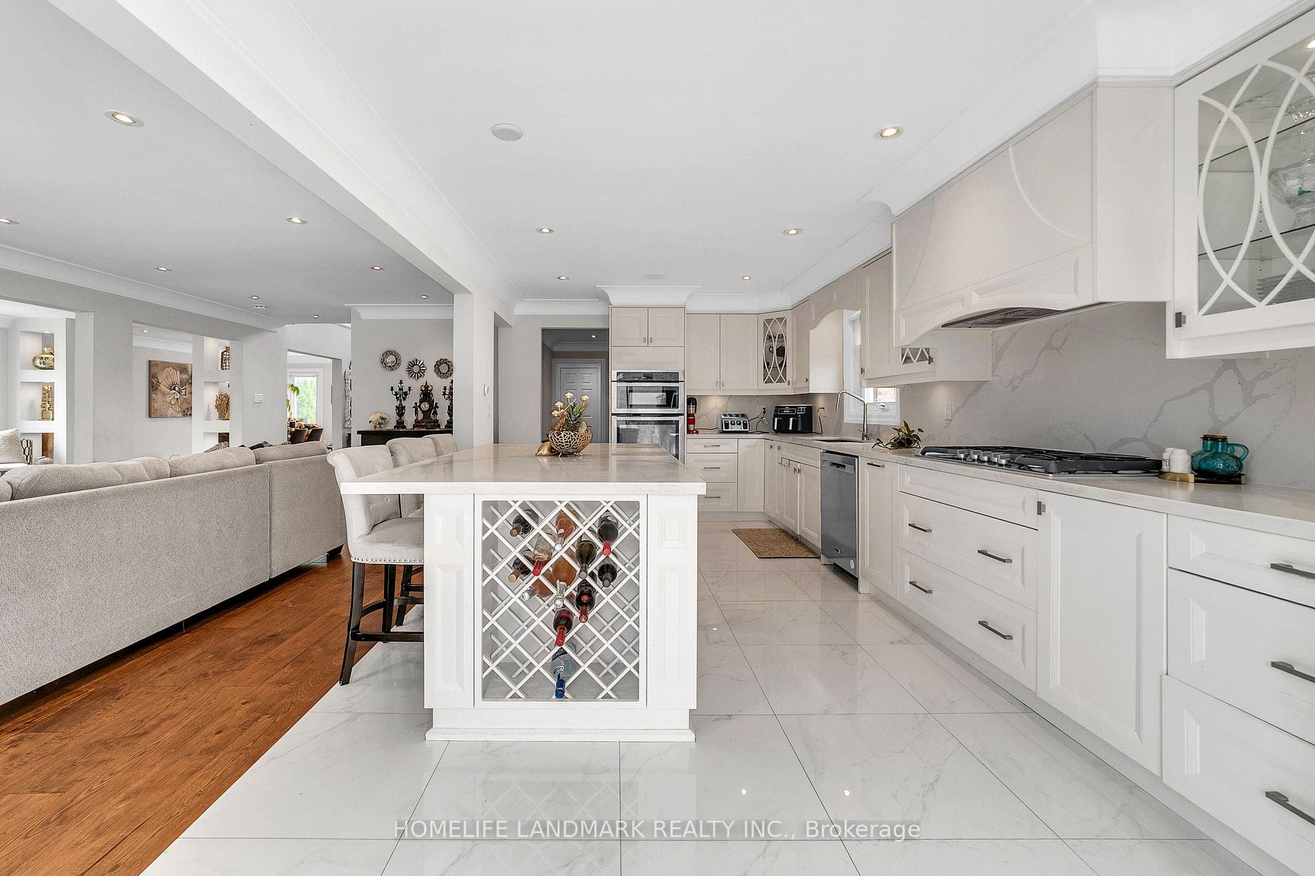 Photo 15 of 36 Coldstream Crescent, Richmond Hill, Devonsleigh — HOMEH