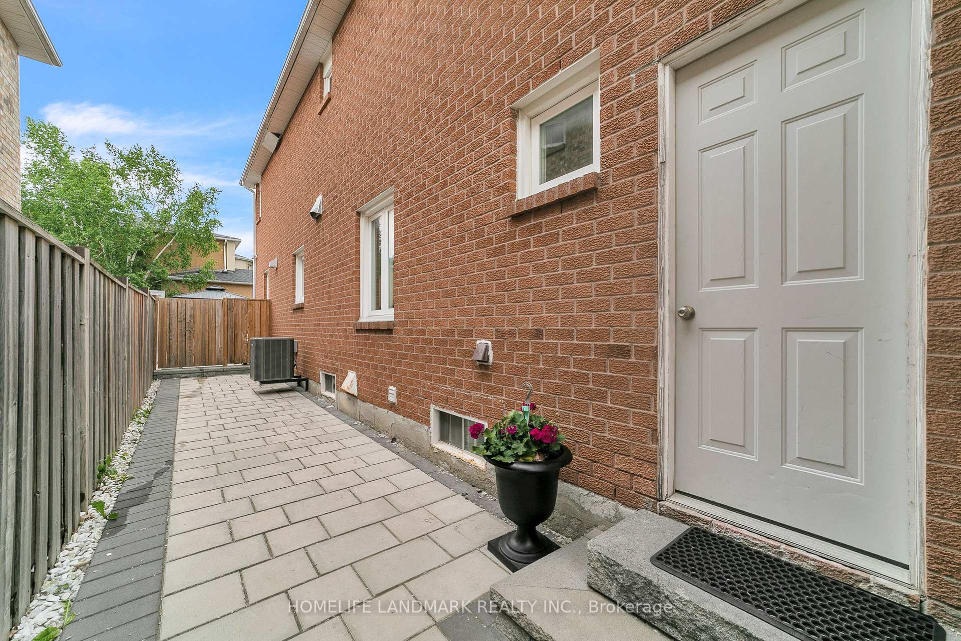 Photo 29 of 36 Coldstream Crescent, Richmond Hill, Devonsleigh — HOMEH