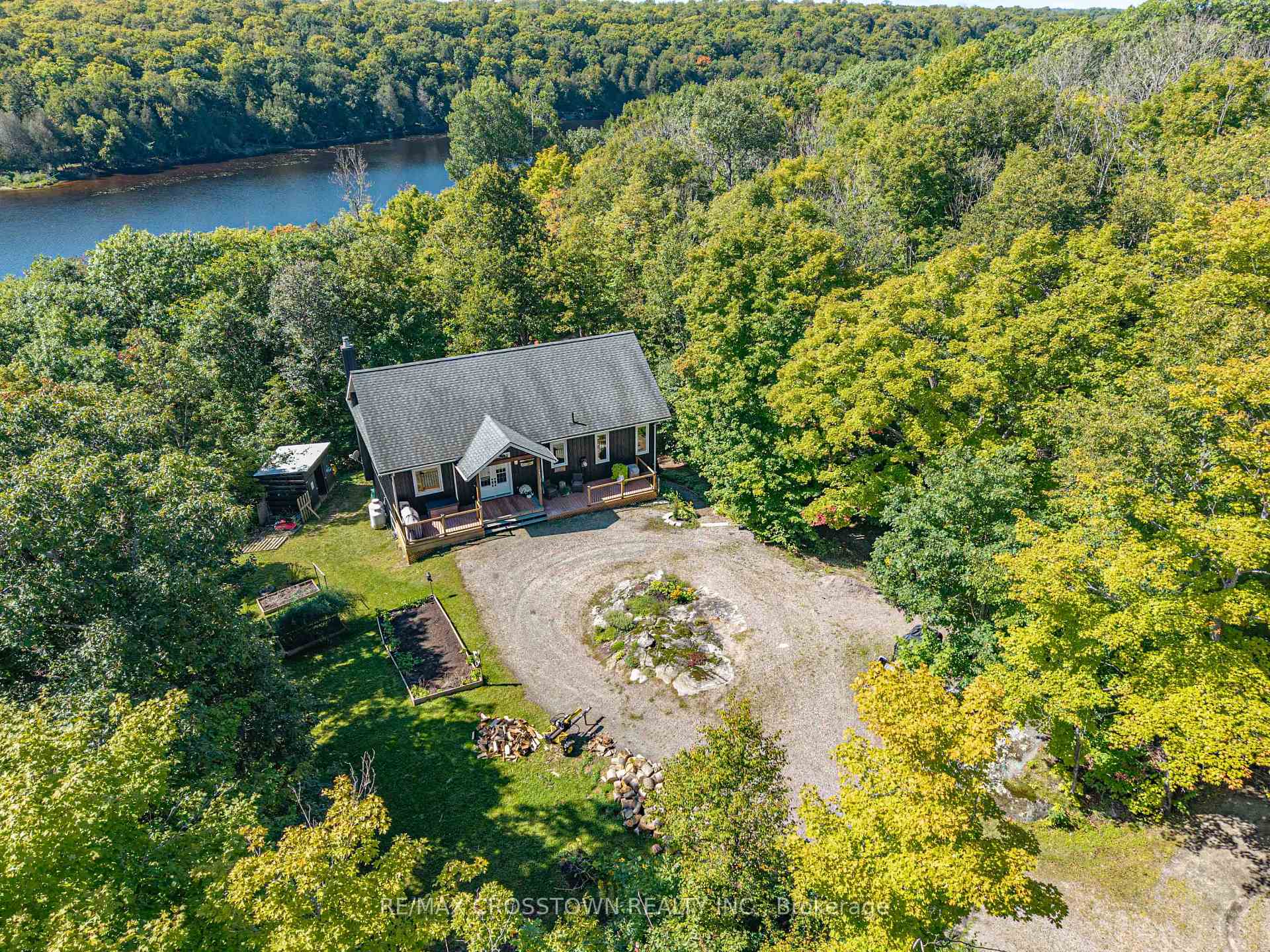 Photo 2 of 482 East Poverty Bay Road, Magnetawan, Ahmic Harbour — HOMEH