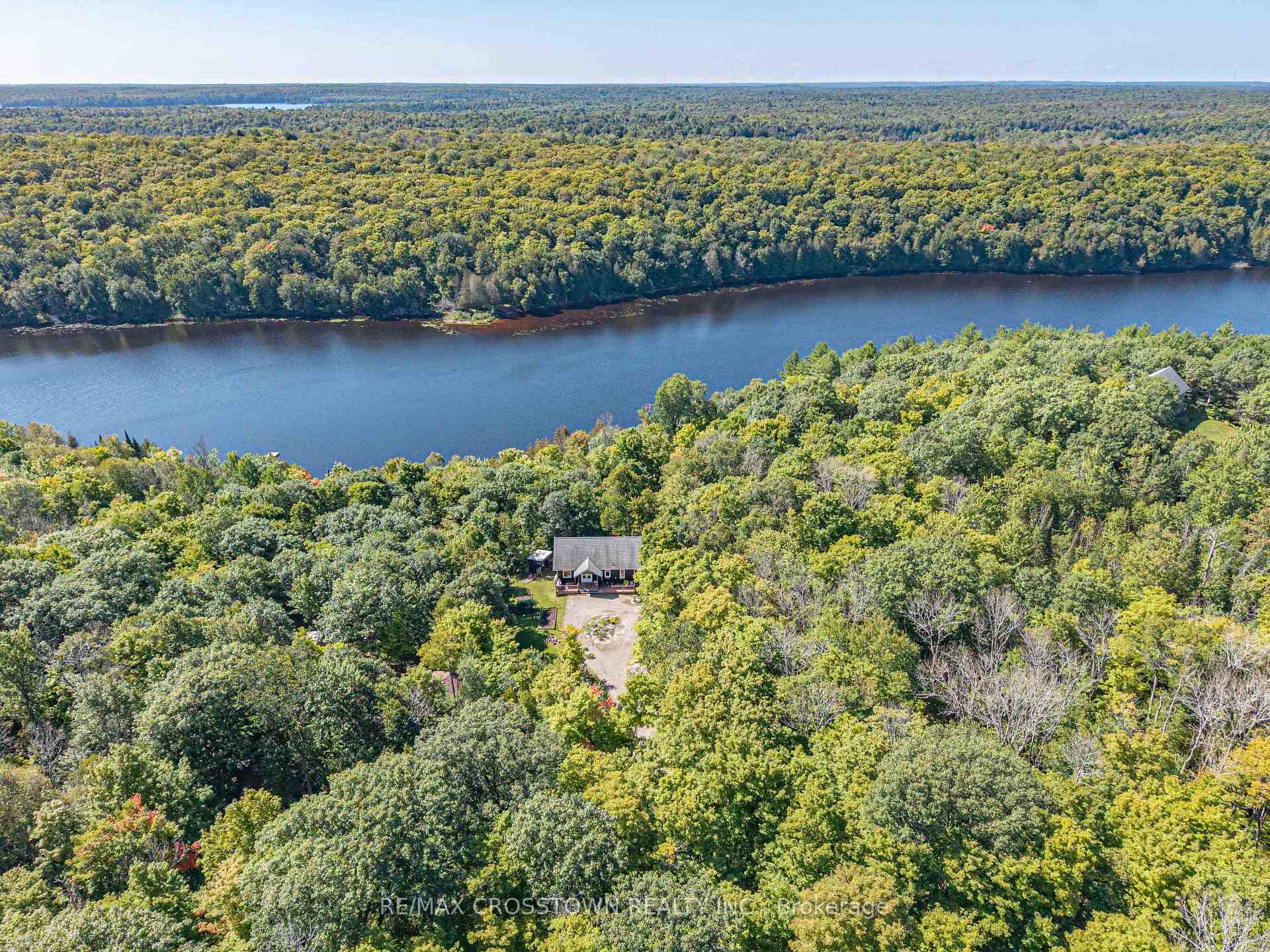 Photo 3 of 482 East Poverty Bay Road, Magnetawan, Ahmic Harbour — HOMEH