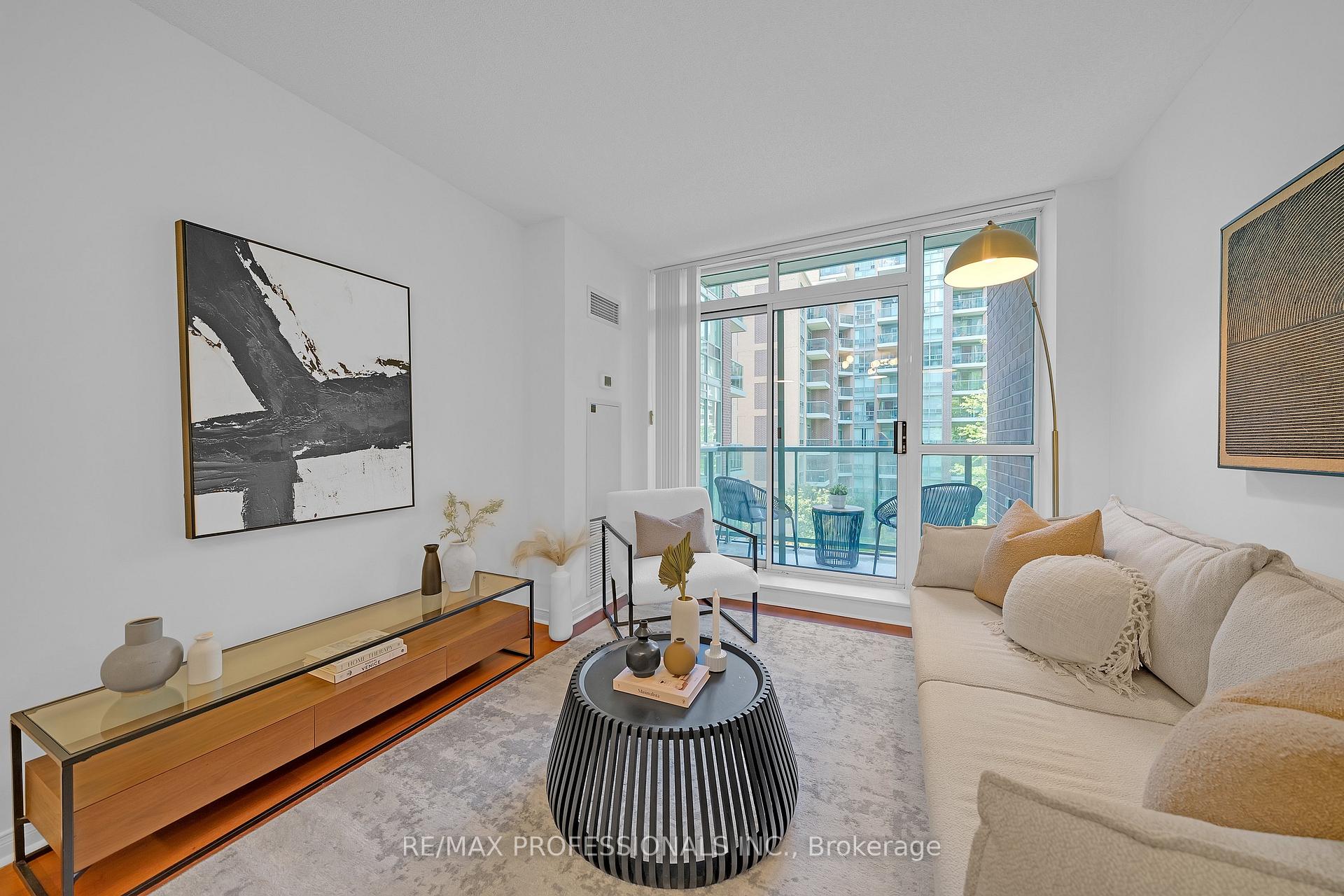 Photo 10 of Unit 402, 9 Michael Power Place, Etobicoke, Islington-City Centre West — HOMEH