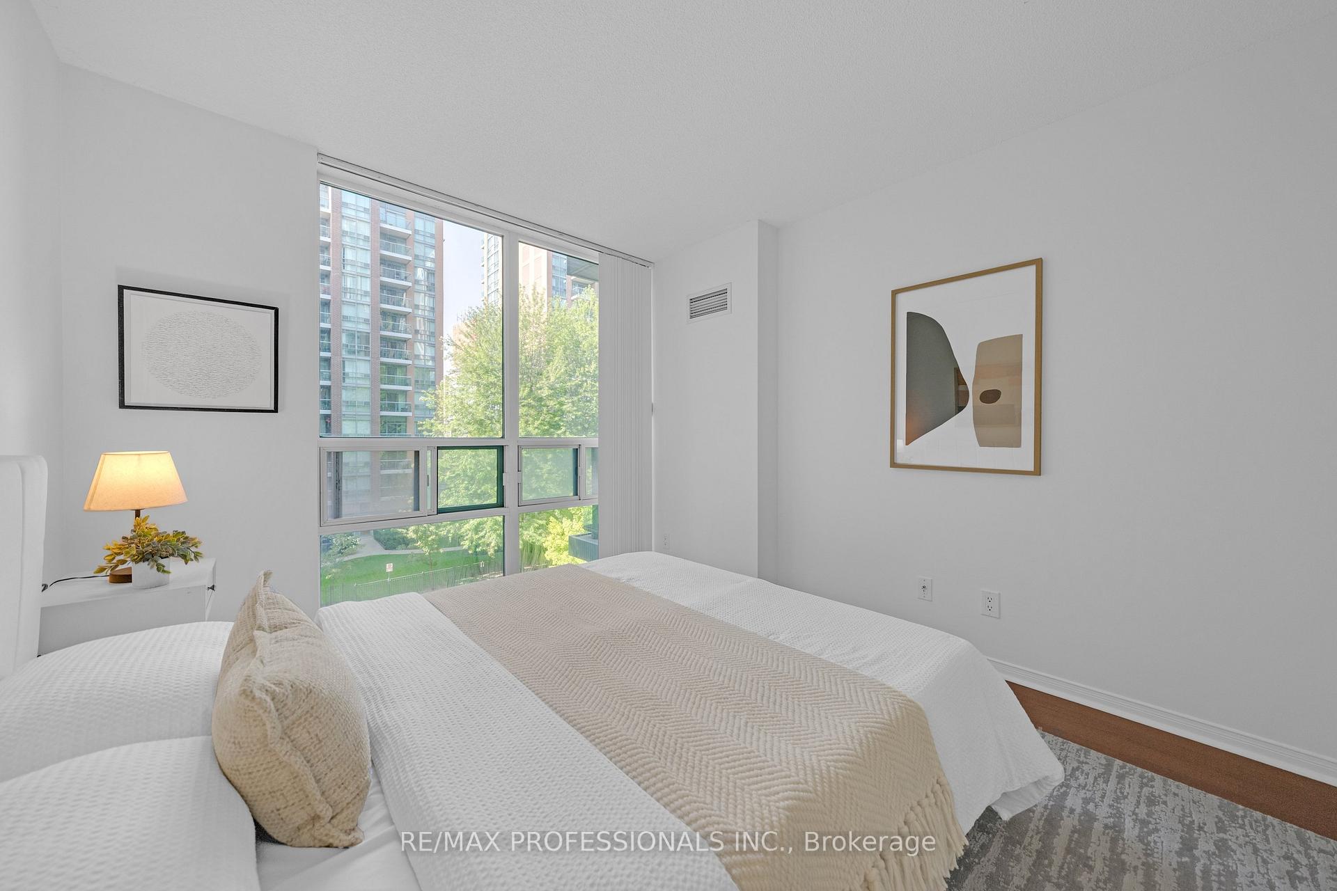 Photo 25 of Unit 402, 9 Michael Power Place, Etobicoke, Islington-City Centre West — HOMEH