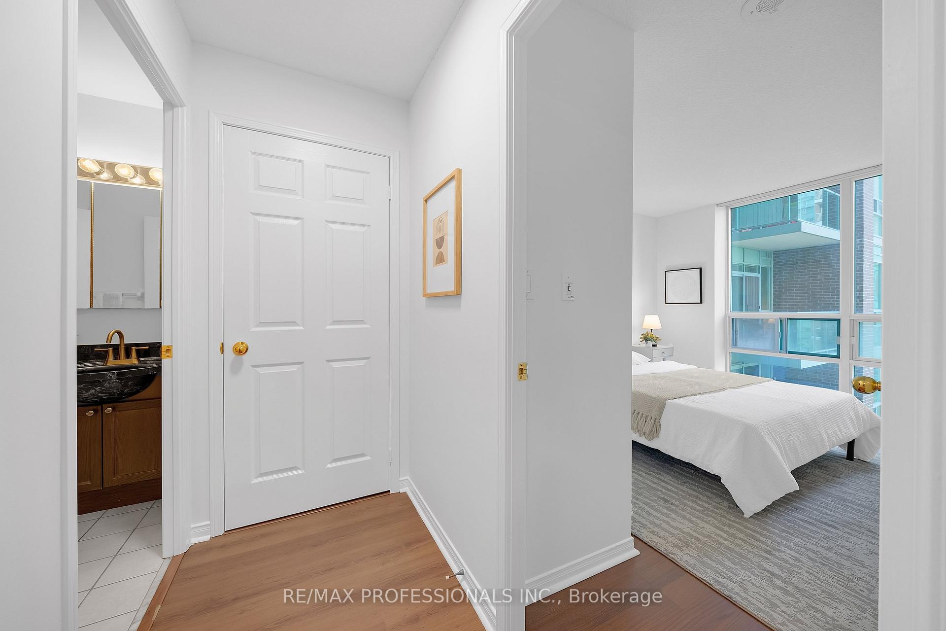 Photo 26 of Unit 402, 9 Michael Power Place, Etobicoke, Islington-City Centre West — HOMEH