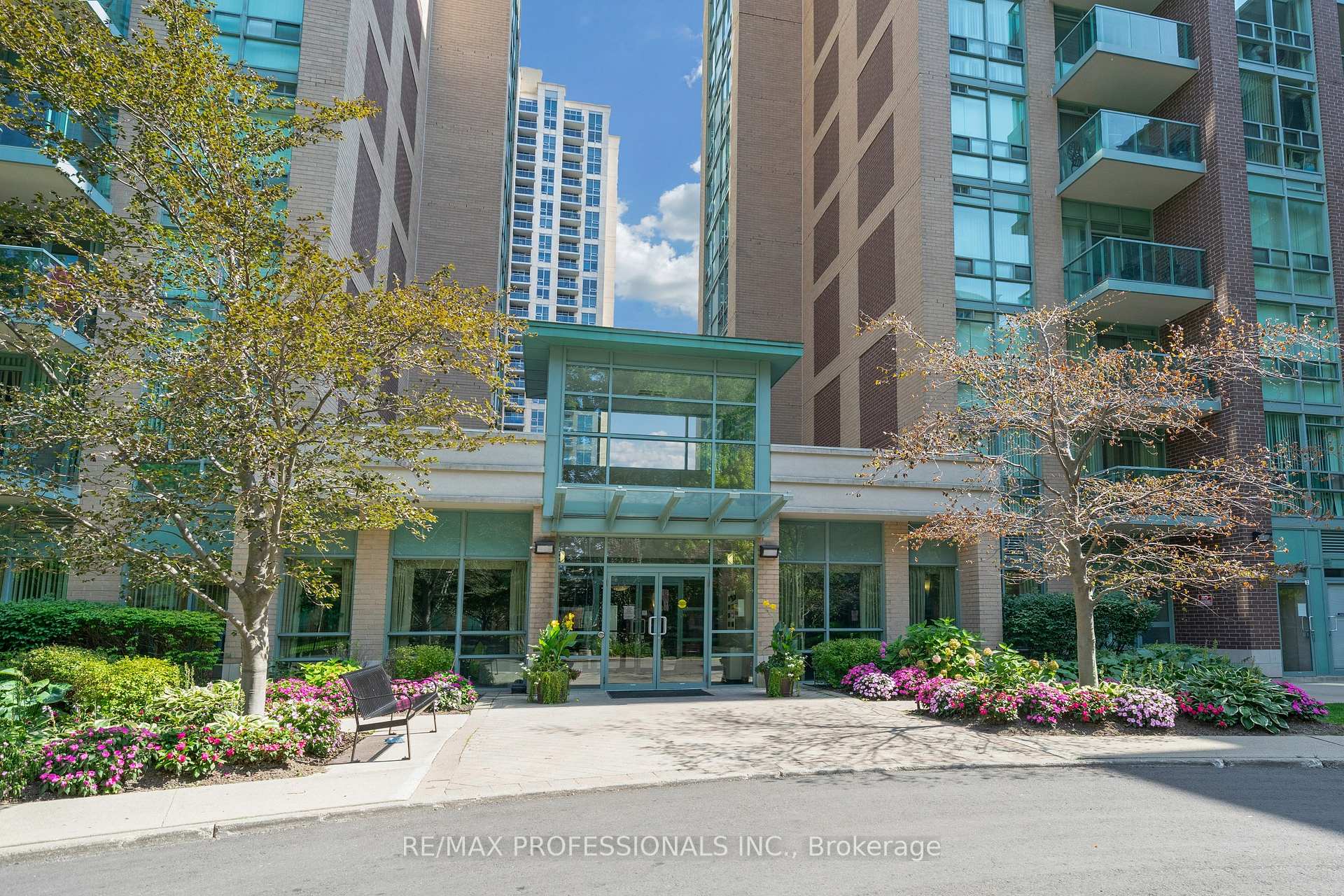 Photo 28 of Unit 402, 9 Michael Power Place, Etobicoke, Islington-City Centre West — HOMEH