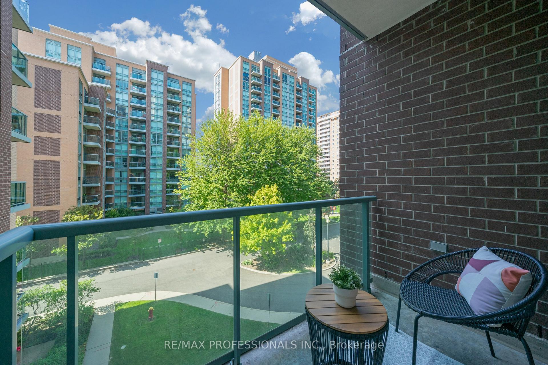 Photo 34 of Unit 402, 9 Michael Power Place, Etobicoke, Islington-City Centre West — HOMEH
