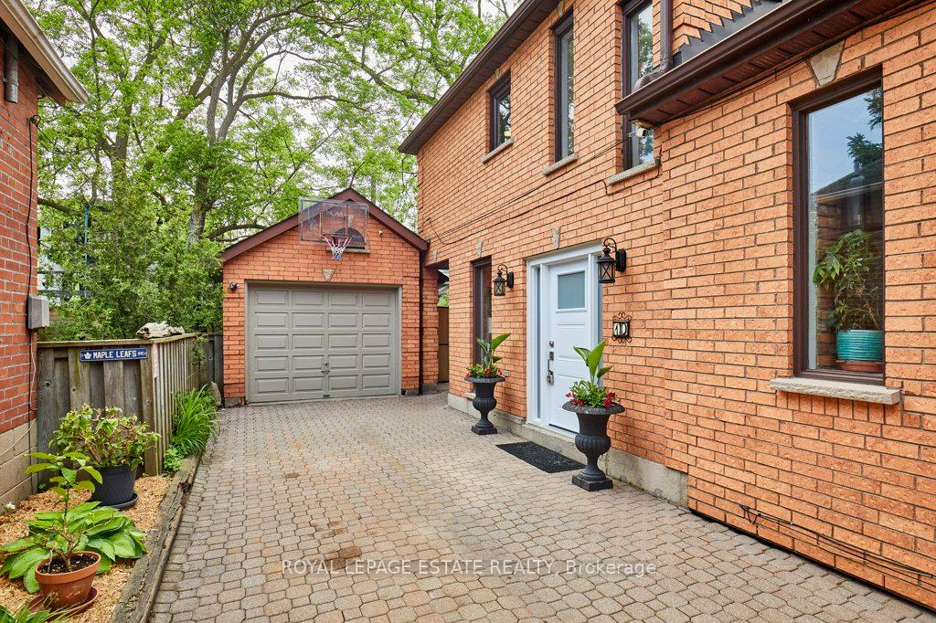 Photo 36 of 10 Queensgrove Road, Scarborough, Birchcliffe-Cliffside — HOMEH