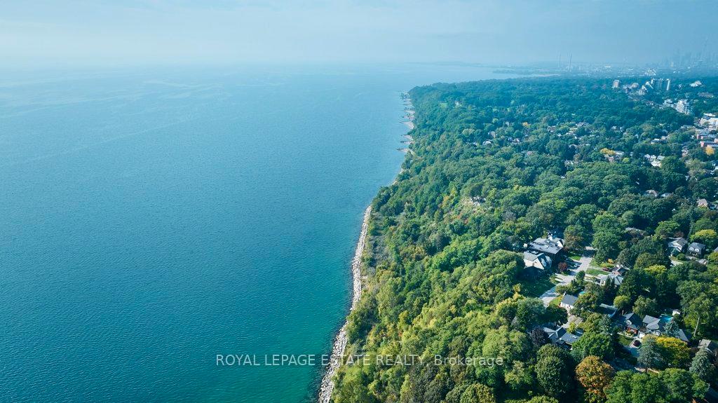 Photo 38 of 10 Queensgrove Road, Scarborough, Birchcliffe-Cliffside — HOMEH