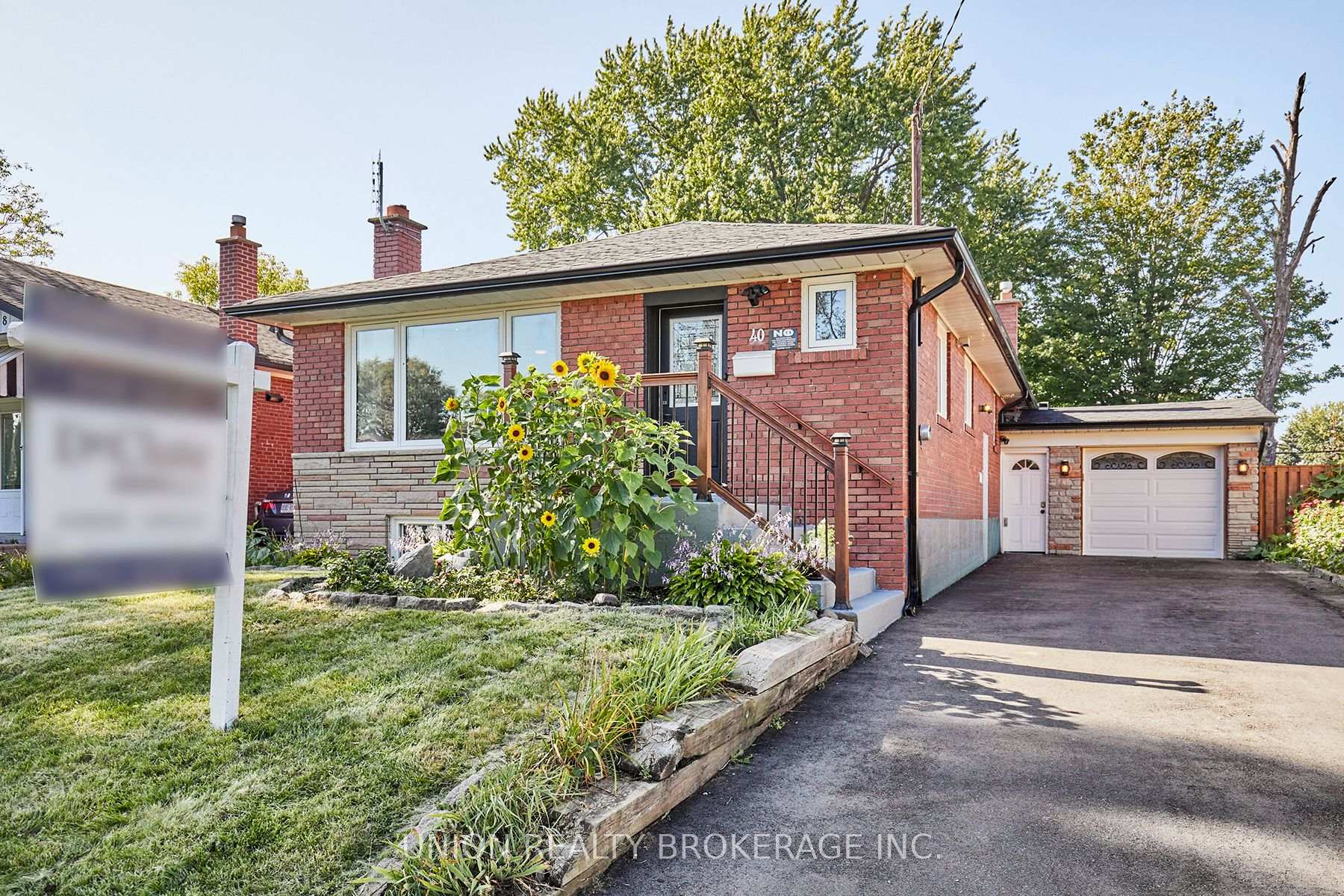 Photo 3 of 40 Rochman Boulevard, Scarborough, Woburn — HOMEH