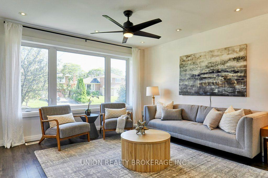 Photo 12 of 40 Rochman Boulevard, Scarborough, Woburn — HOMEH