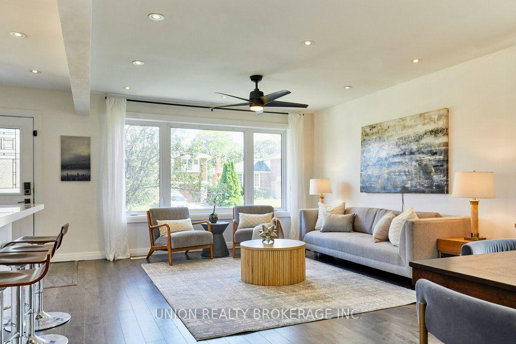 Photo 5 of 40 Rochman Boulevard, Scarborough, Woburn — HOMEH