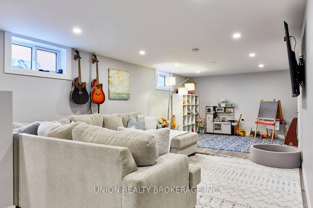 Photo 31 of 40 Rochman Boulevard, Scarborough, Woburn — HOMEH