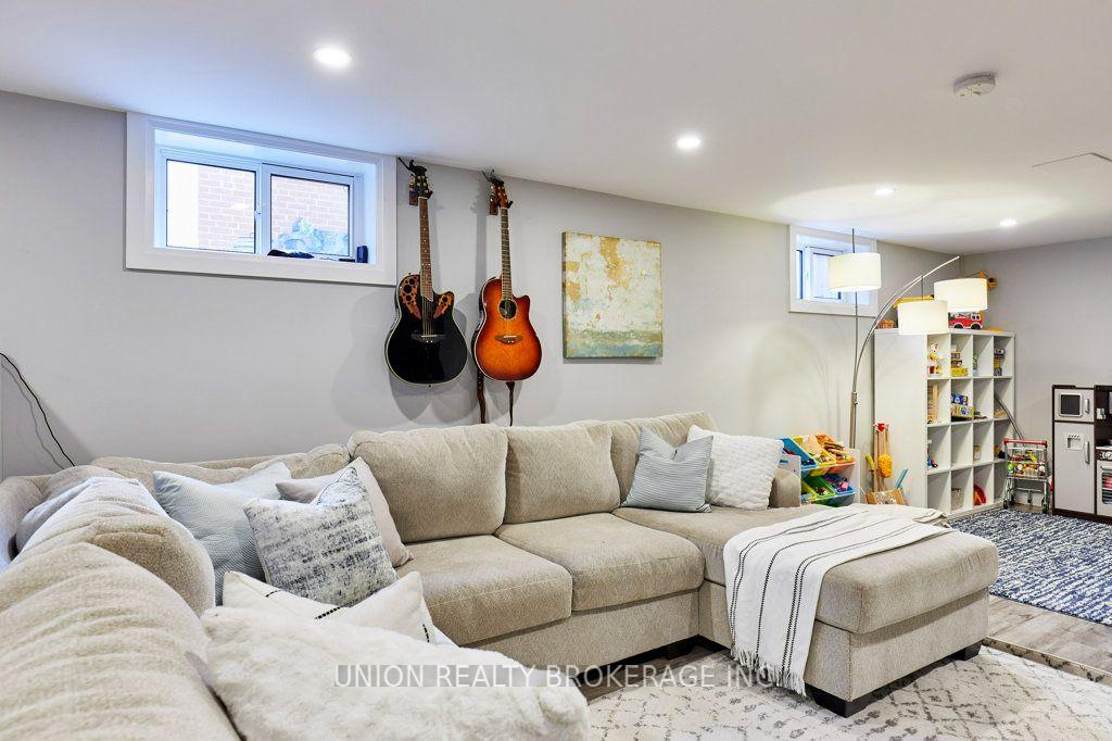Photo 32 of 40 Rochman Boulevard, Scarborough, Woburn — HOMEH