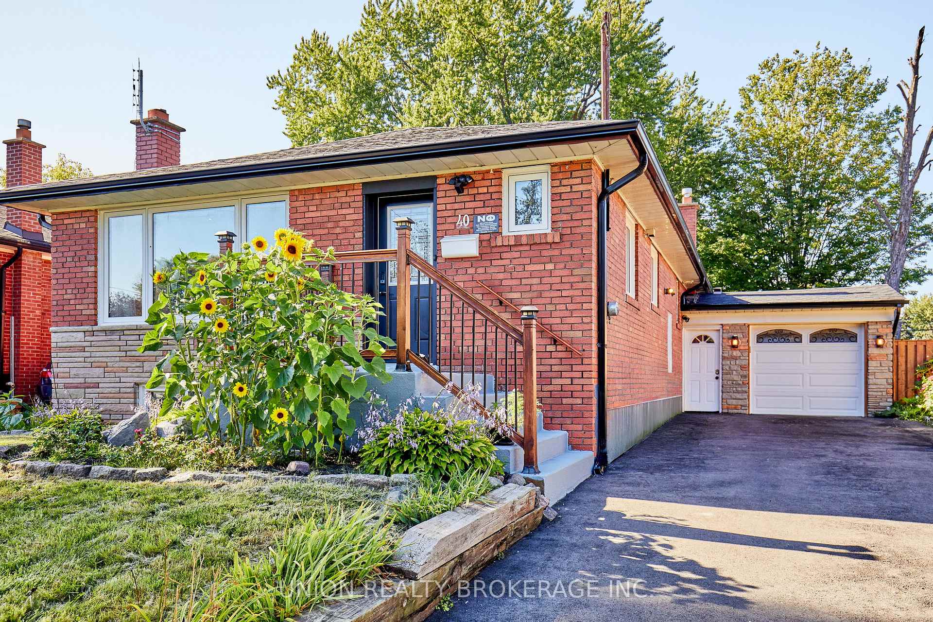 Photo 4 of 40 Rochman Boulevard, Scarborough, Woburn — HOMEH