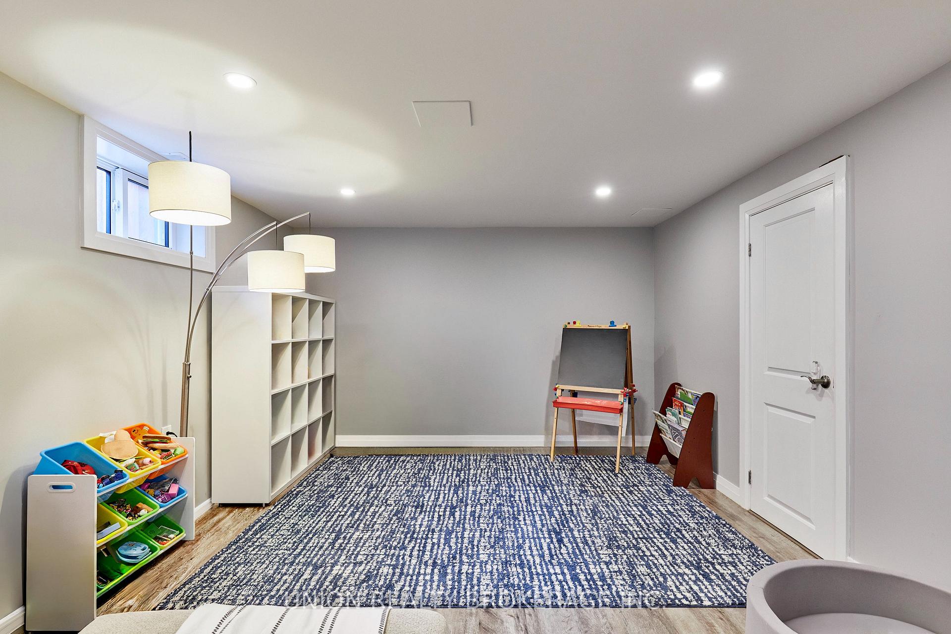 Photo 33 of 40 Rochman Boulevard, Scarborough, Woburn — HOMEH