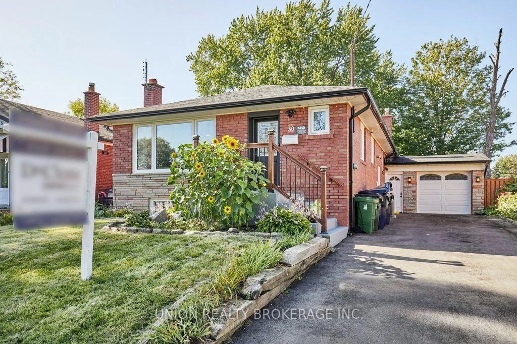 Photo 6 of 40 Rochman Boulevard, Scarborough, Woburn — HOMEH