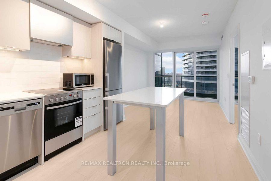 Photo 3 of Unit 922, 26 Gibbs Road, Etobicoke, Islington-City Centre West — HOMEH