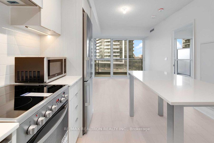 Photo 5 of Unit 922, 26 Gibbs Road, Etobicoke, Islington-City Centre West — HOMEH