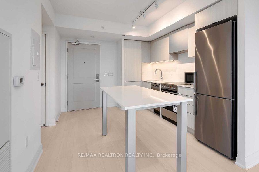 Photo 8 of Unit 922, 26 Gibbs Road, Etobicoke, Islington-City Centre West — HOMEH