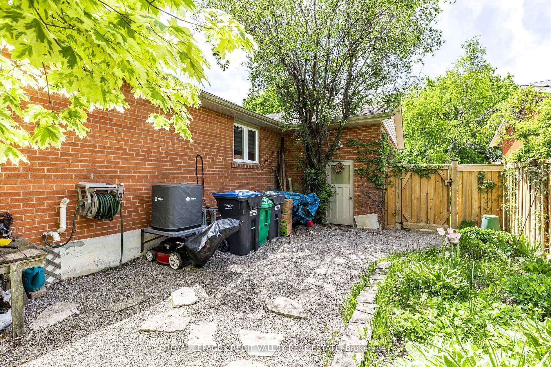Photo 31 of 24 Ladore Drive, Brampton, Brampton East — HOMEH