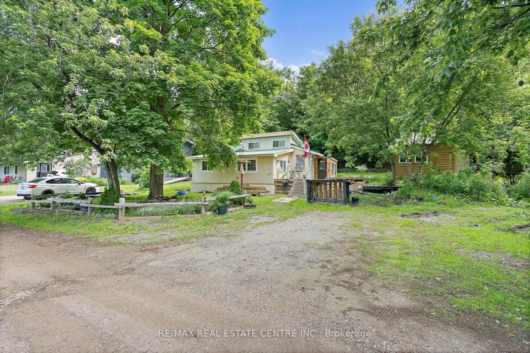 Photo 3 of 19 Old Pavillion Road, Caledon, Rural Caledon — HOMEH