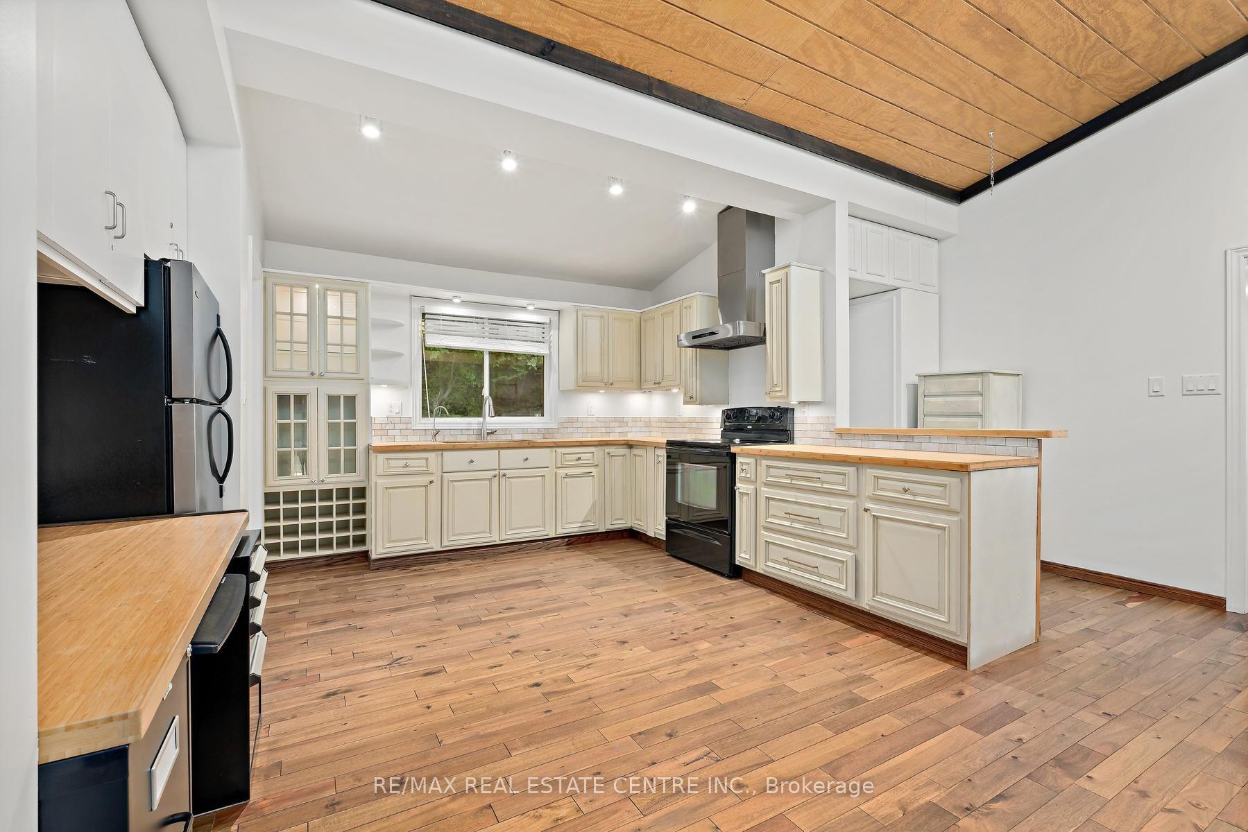 Photo 8 of 19 Old Pavillion Road, Caledon, Rural Caledon — HOMEH