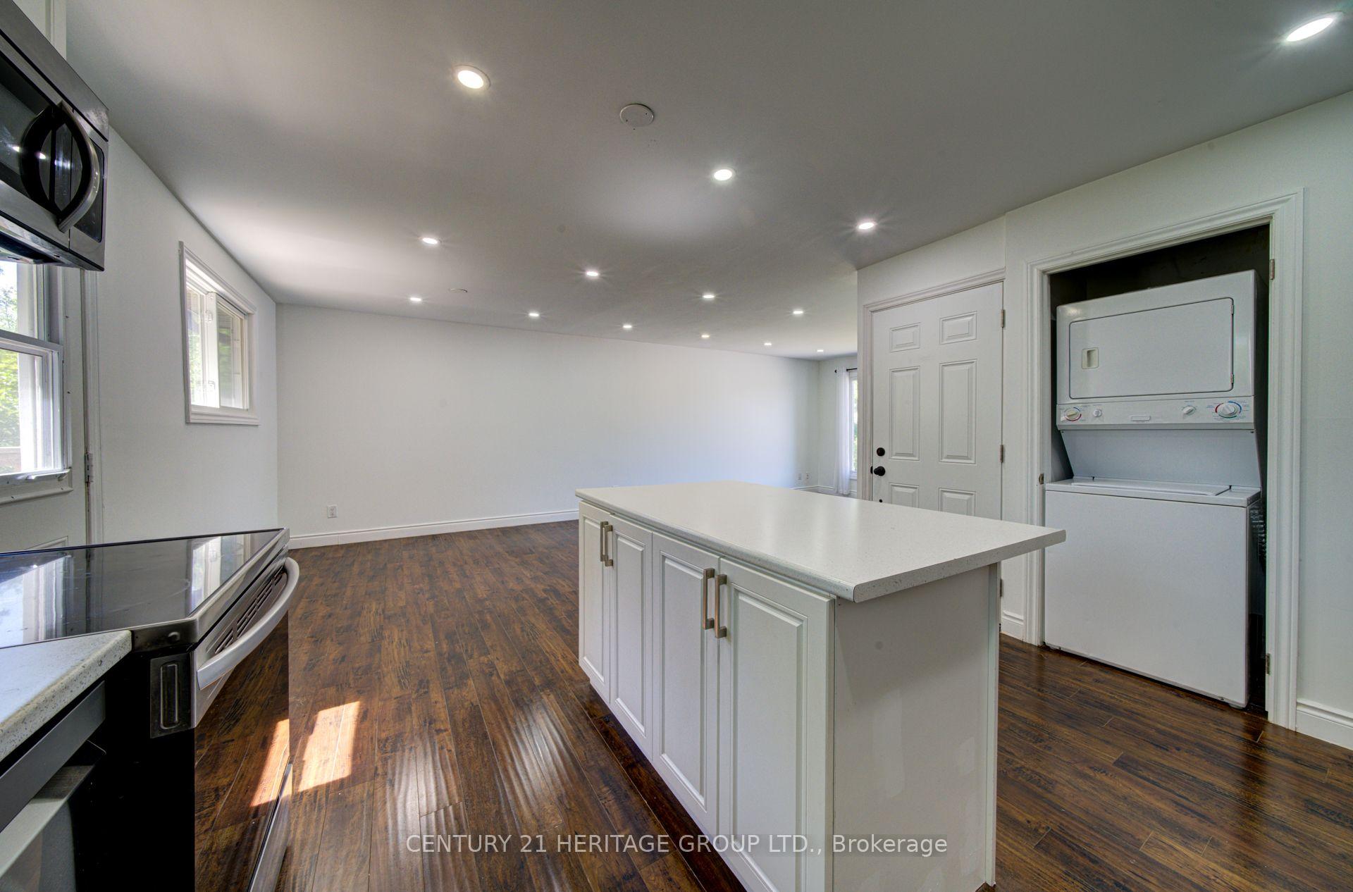 Photo 6 of 200 Ferndale Drive N, Barrie, Edgehill Drive — HOMEH
