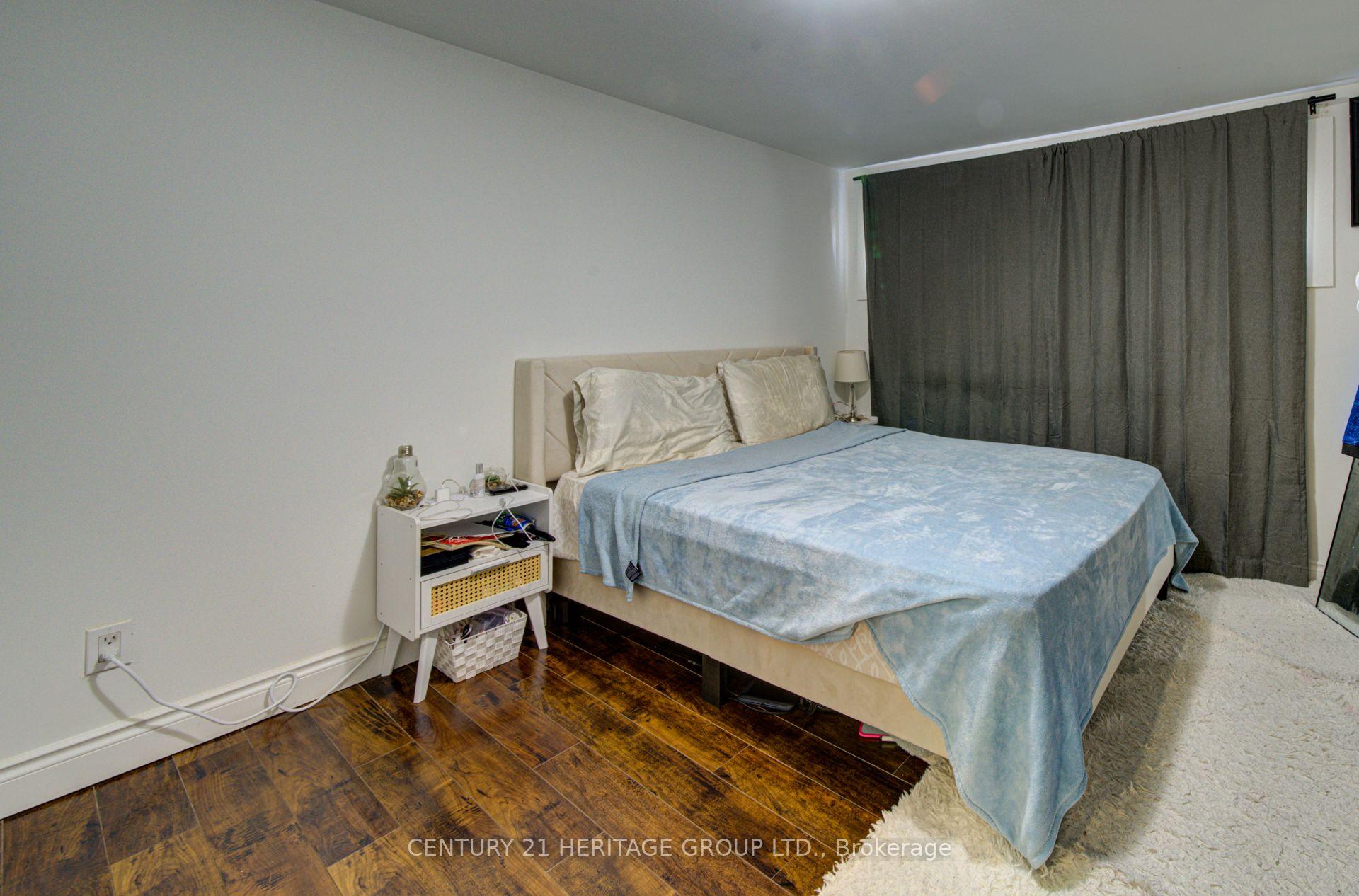 Photo 15 of 200 Ferndale Drive N, Barrie, Edgehill Drive — HOMEH