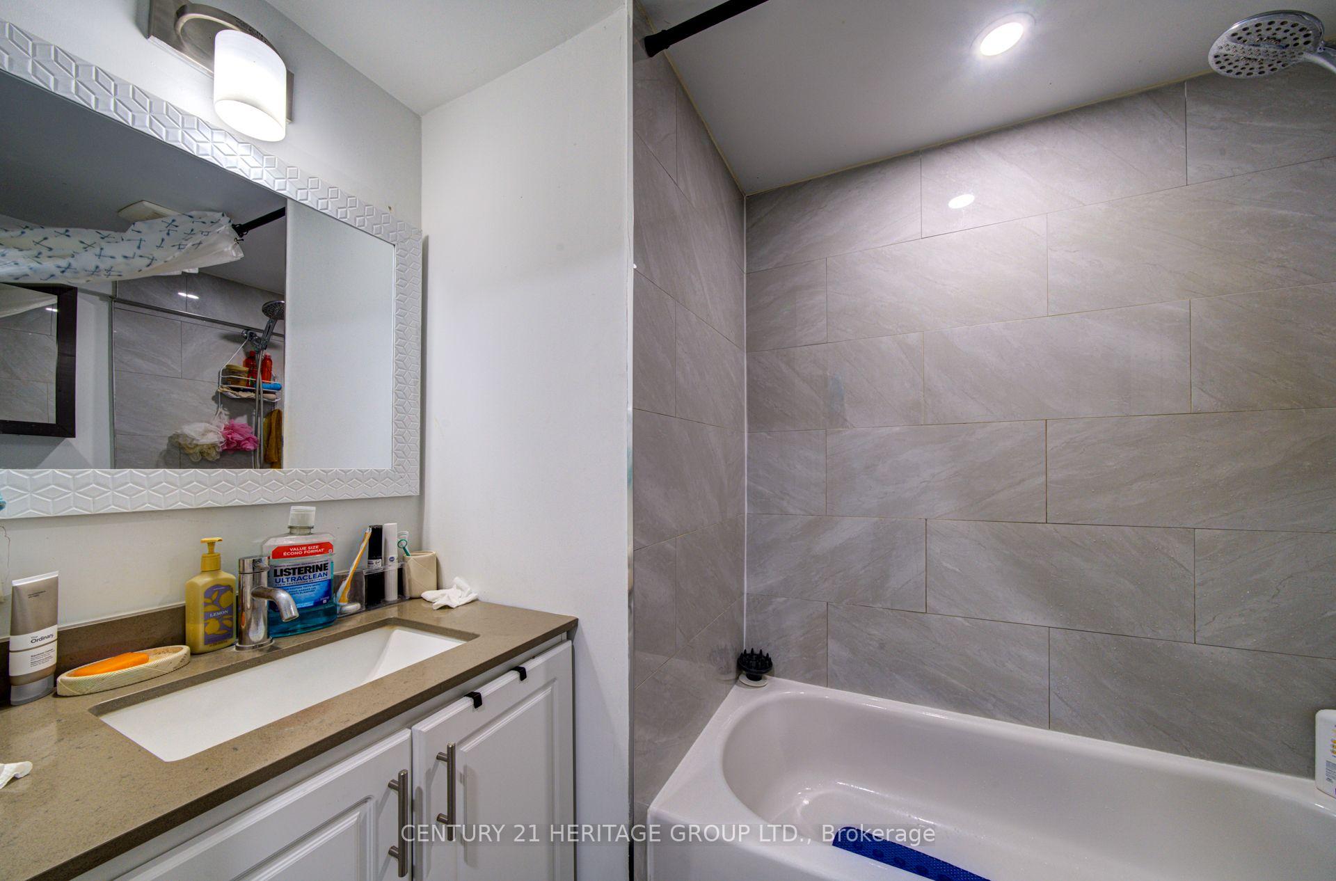 Photo 16 of 200 Ferndale Drive N, Barrie, Edgehill Drive — HOMEH