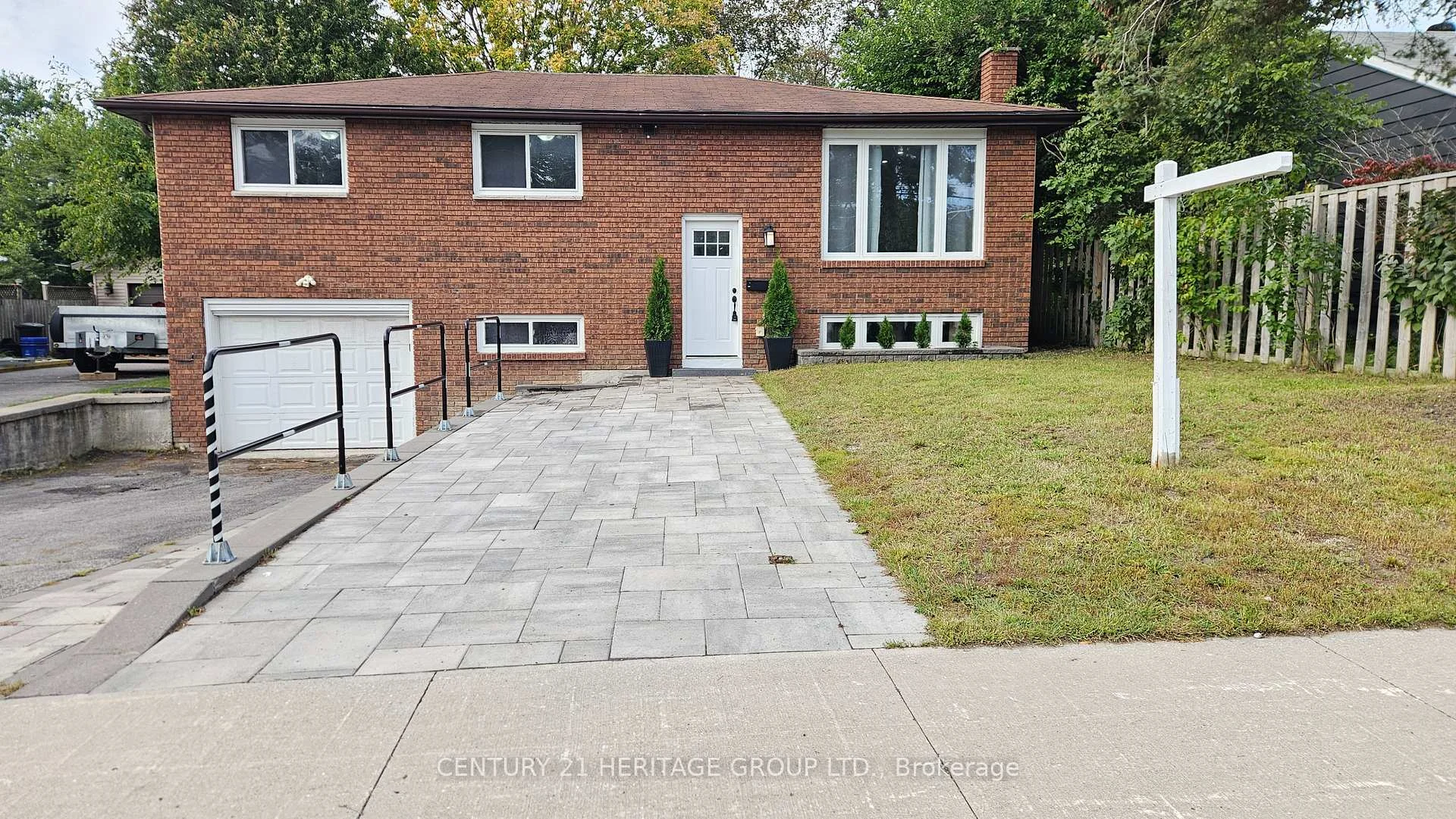 Photo 1 of 200 Ferndale Drive N, Barrie, Edgehill Drive — HOMEH