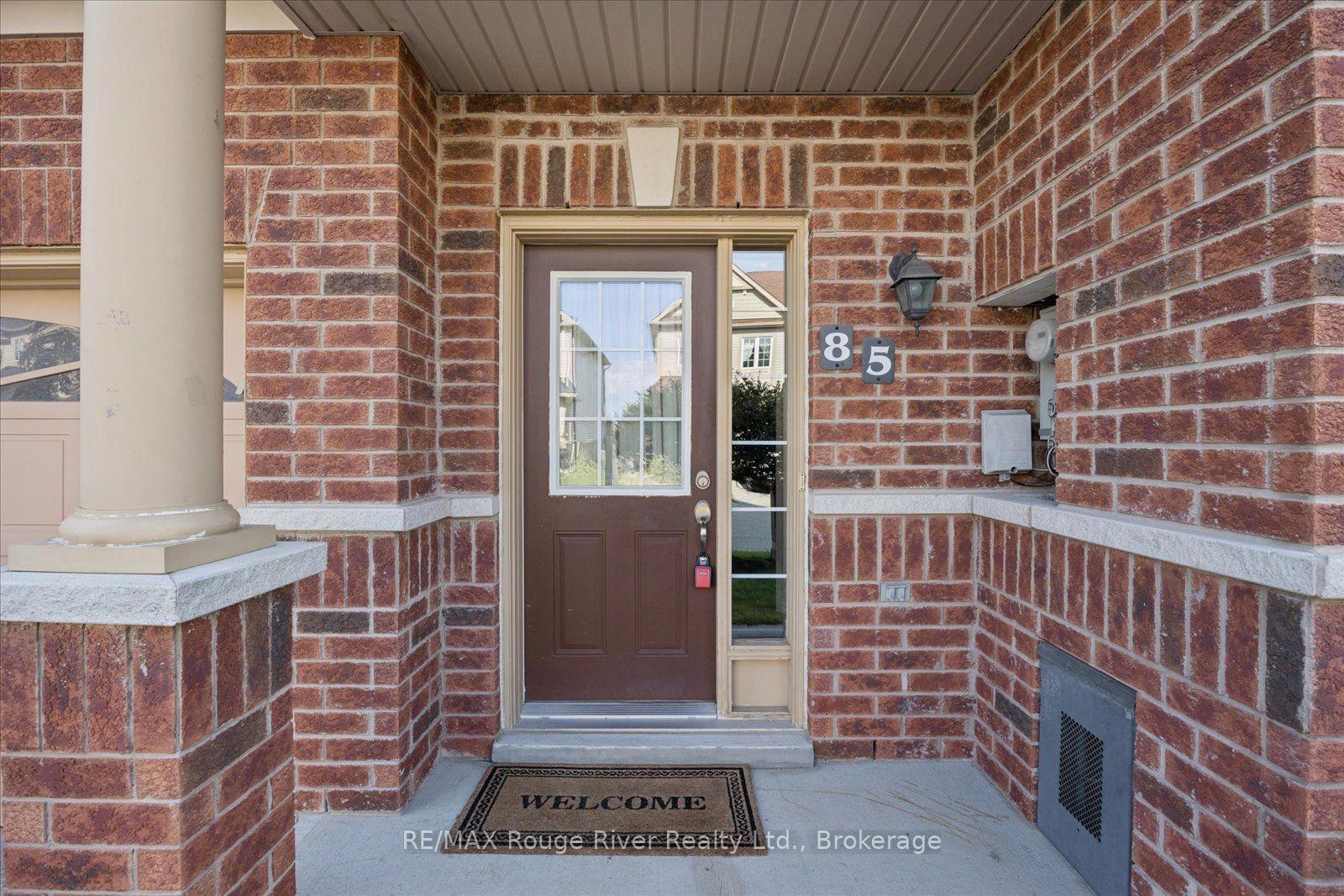 Photo 3 of 85 Lander Crescent, Clarington, Bowmanville — HOMEH