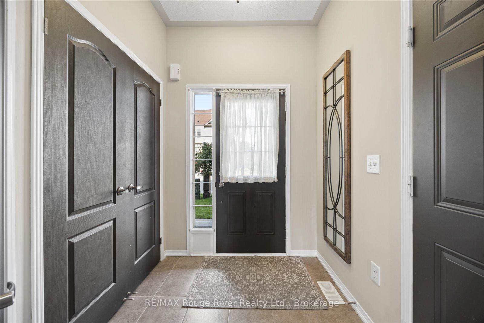 Photo 4 of 85 Lander Crescent, Clarington, Bowmanville — HOMEH