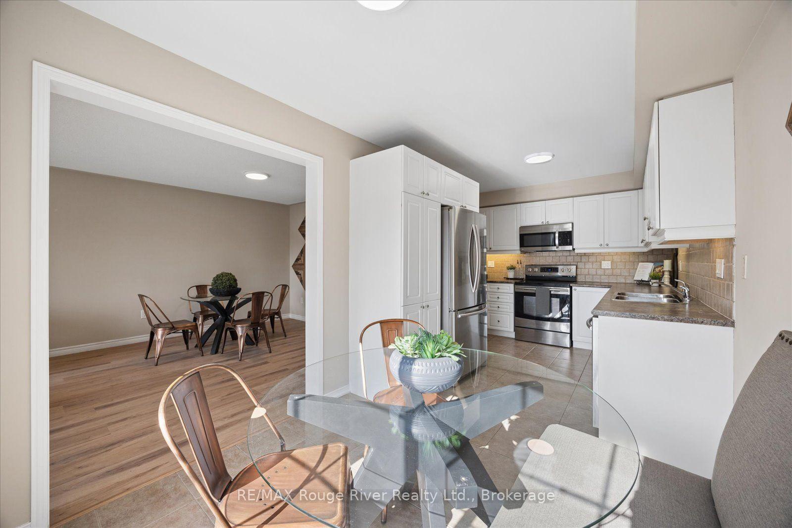 Photo 11 of 85 Lander Crescent, Clarington, Bowmanville — HOMEH
