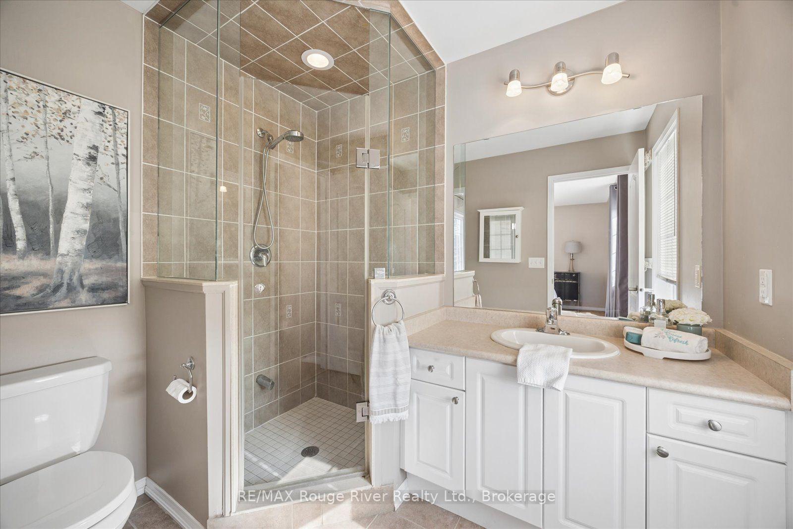 Photo 22 of 85 Lander Crescent, Clarington, Bowmanville — HOMEH
