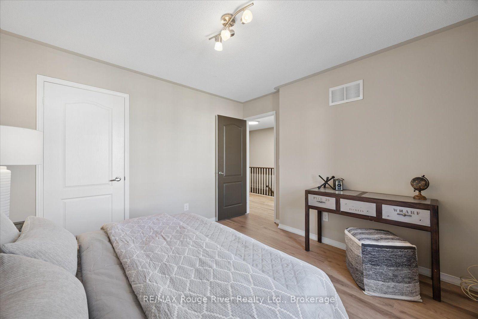 Photo 24 of 85 Lander Crescent, Clarington, Bowmanville — HOMEH