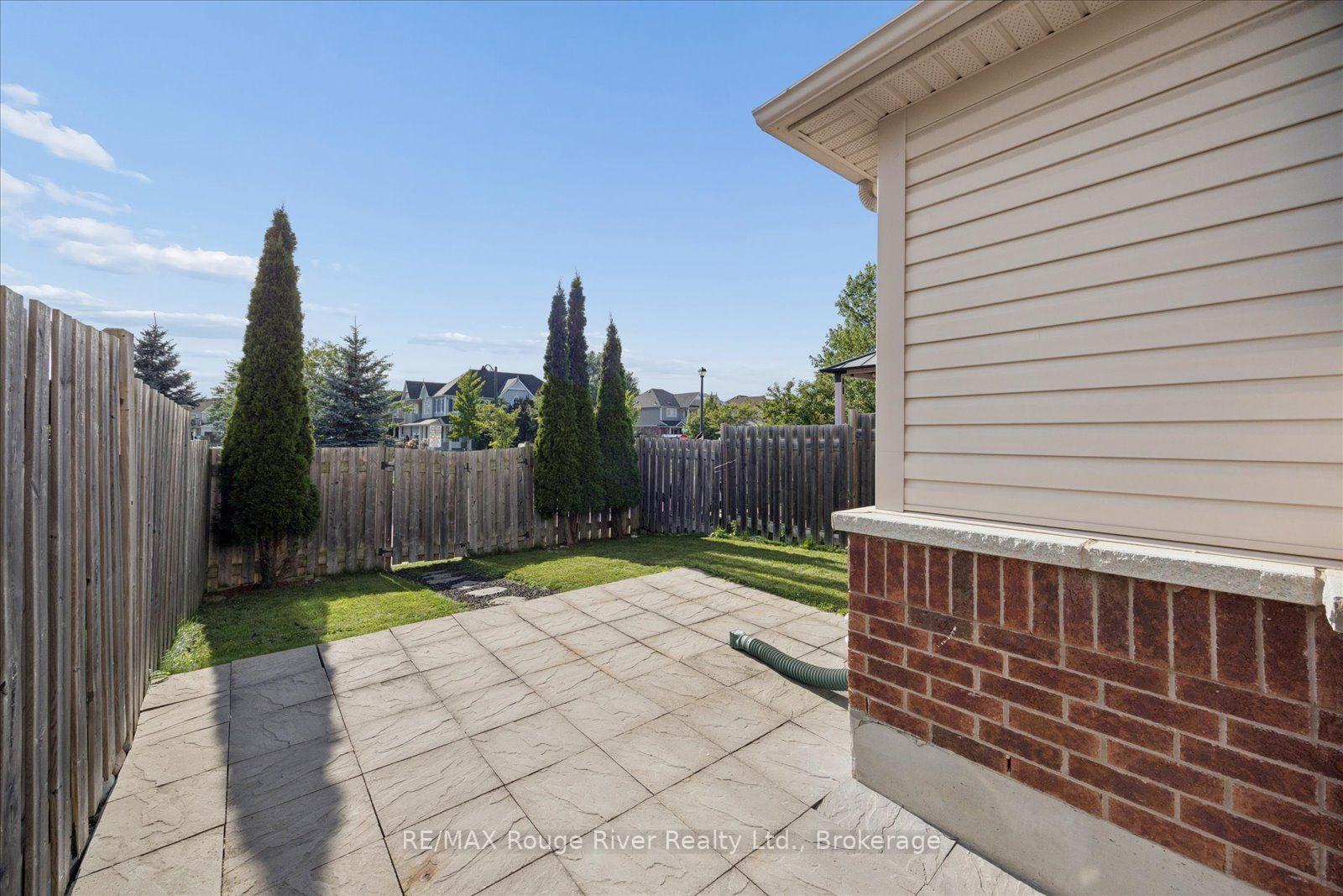Photo 31 of 85 Lander Crescent, Clarington, Bowmanville — HOMEH
